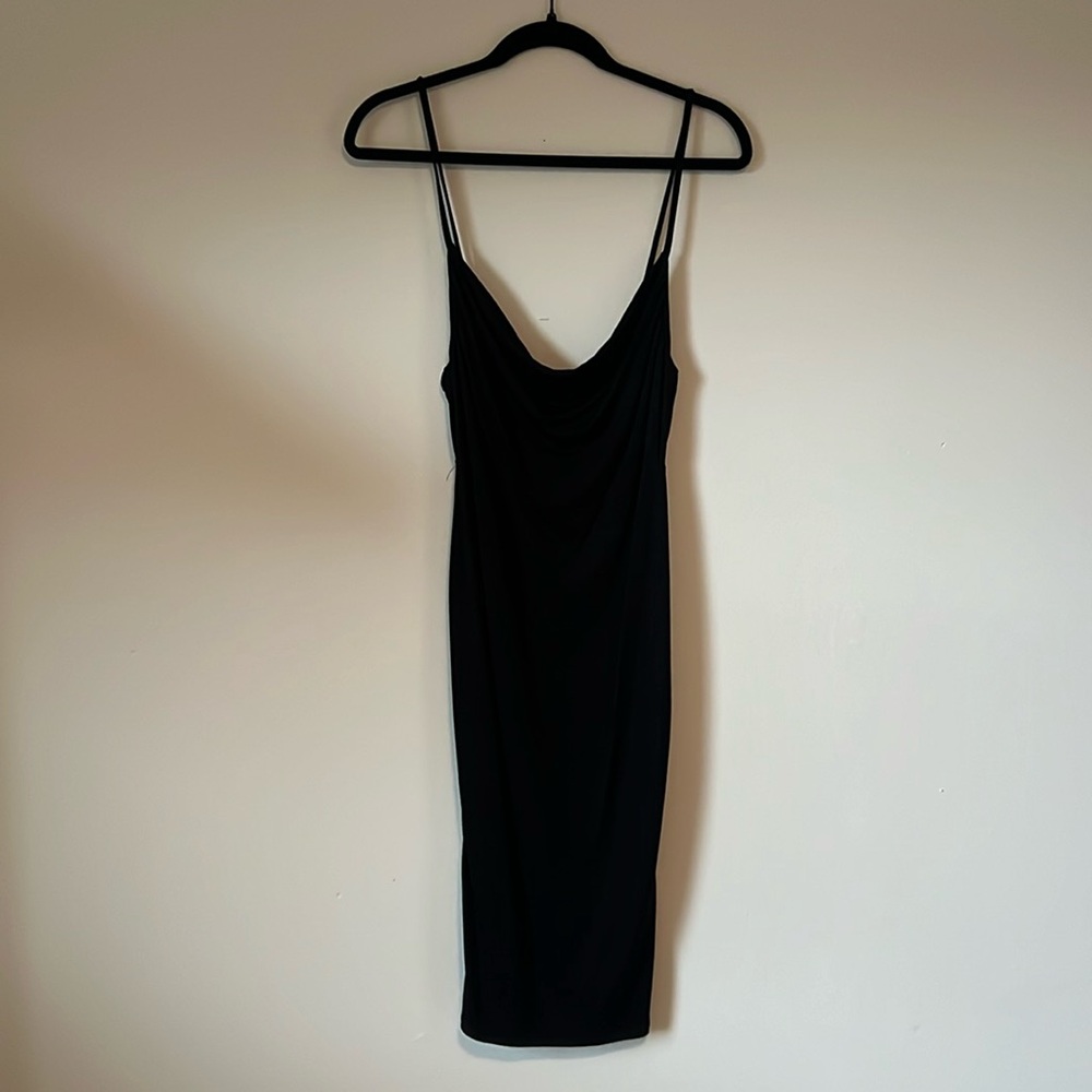 Black bodycon dress